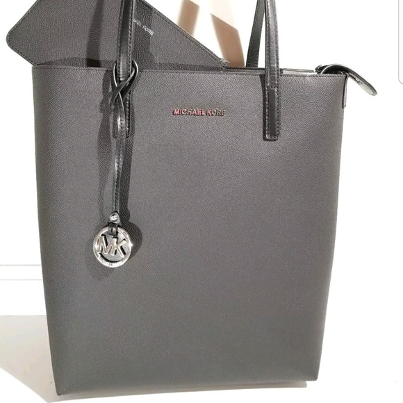 Michael Kors Handbags - Michael kors purse and wristlet set nwt